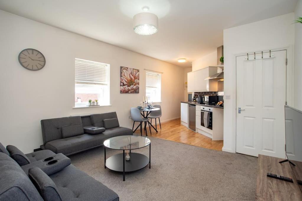Watford Central Serviced Apartments 2 Екстериор снимка