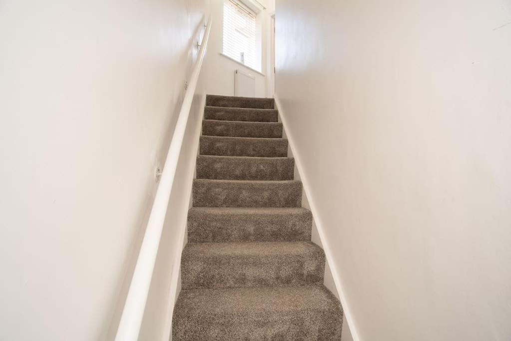 Watford Central Serviced Apartments 2 Екстериор снимка