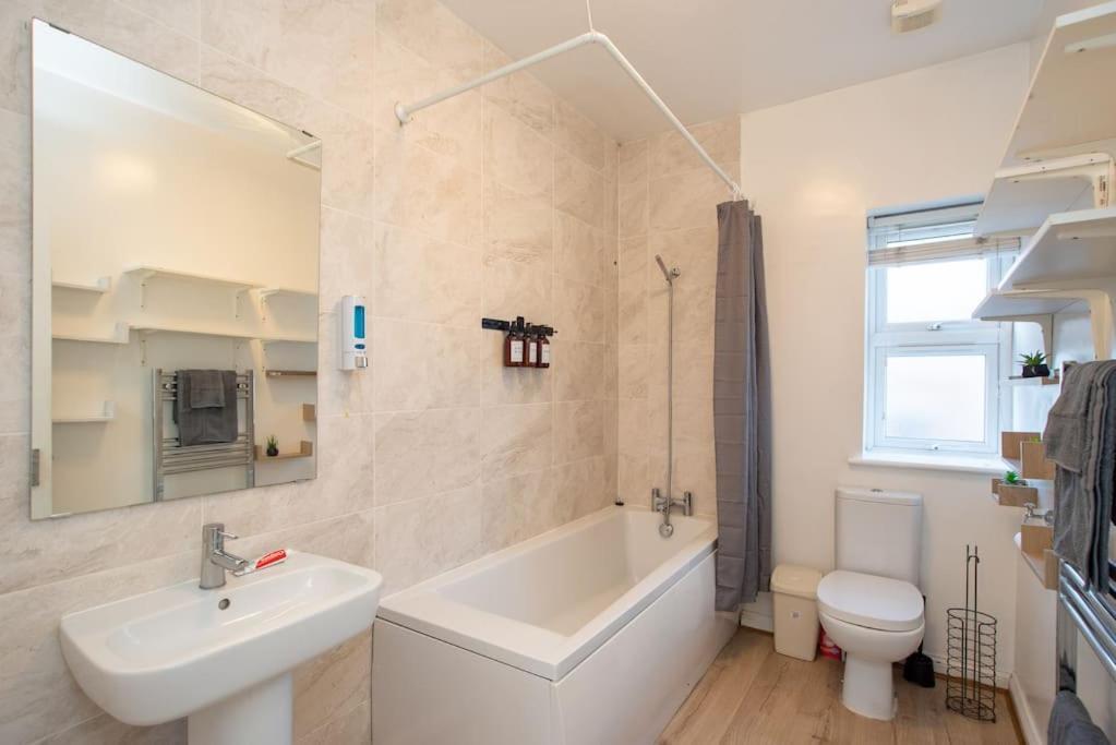 Watford Central Serviced Apartments 2 Екстериор снимка