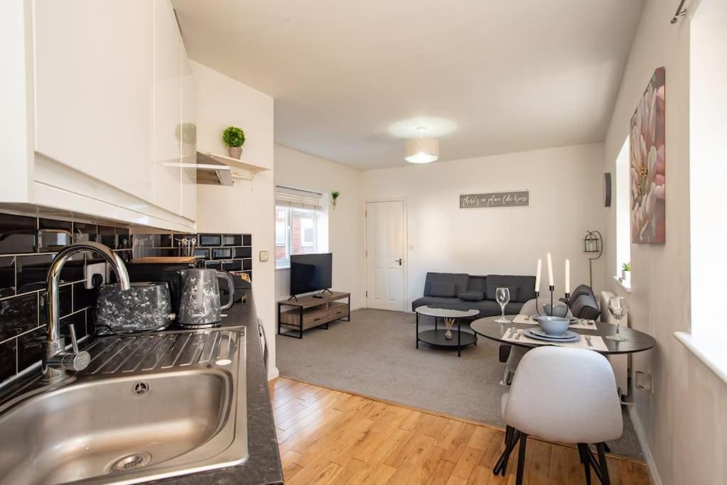 Watford Central Serviced Apartments 2 Екстериор снимка