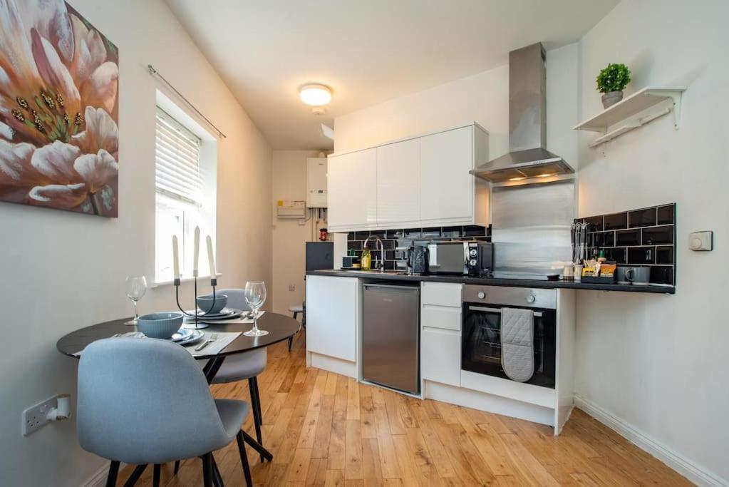 Watford Central Serviced Apartments 2 Екстериор снимка